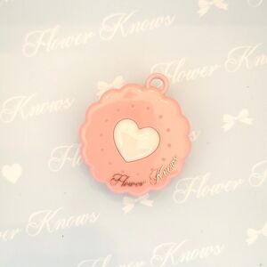 Flower Knows Heart-Shaped Eyeshadow Palette - Pink and Cream